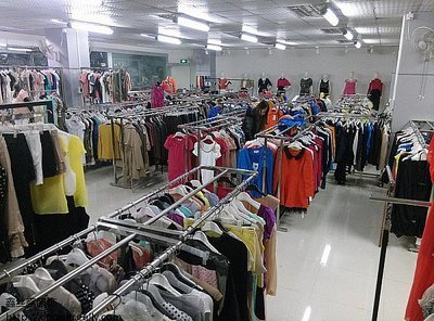 鑫絲露品牌折扣女裝 衣聯(lián)網(wǎng)引領服裝批發(fā)市場新潮流